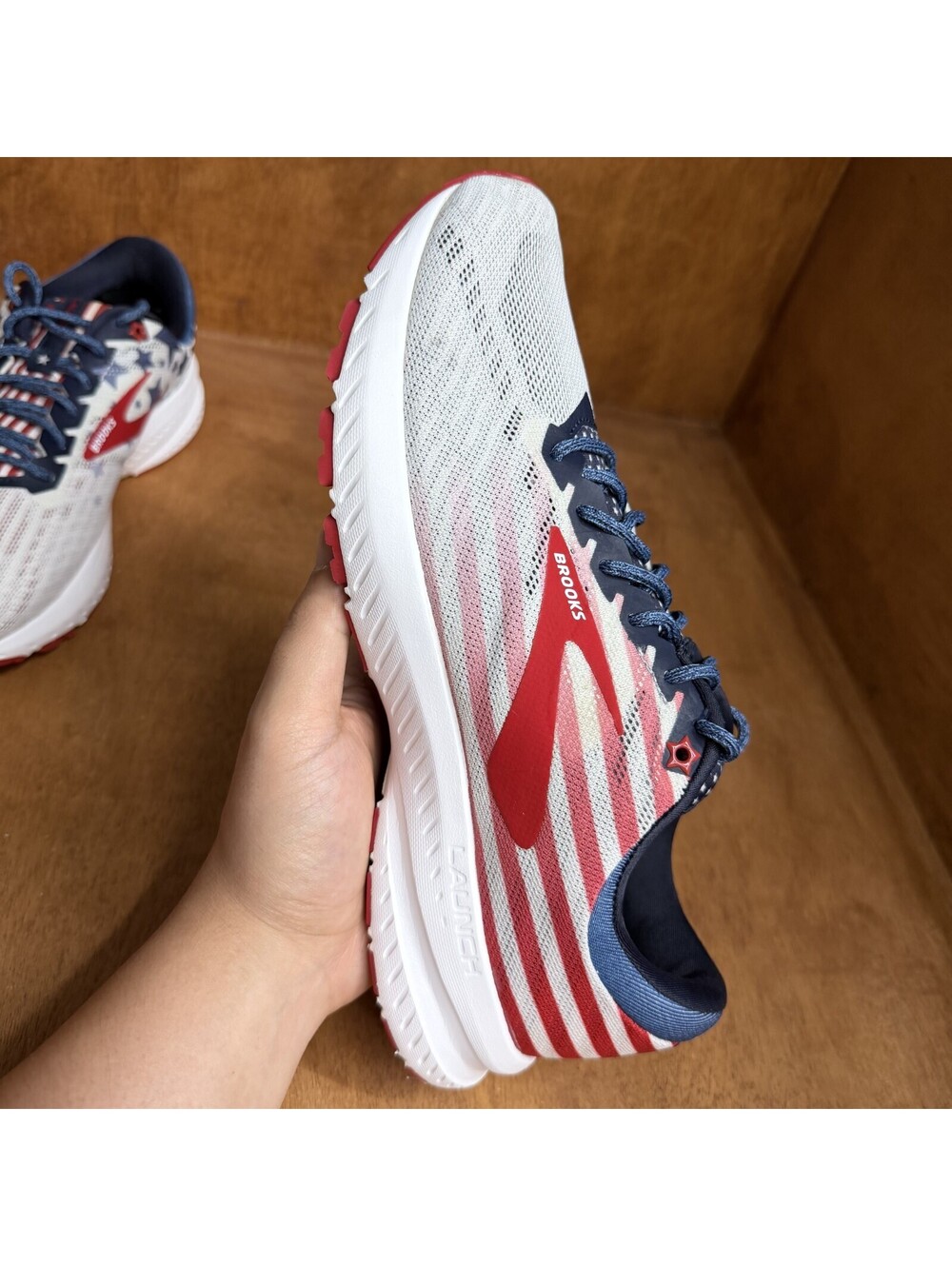 Brooks Launch 6 Running Shoes Womens 10 Patriotic USA Stars Stripes 1202851B166 - Picture 14 of 15